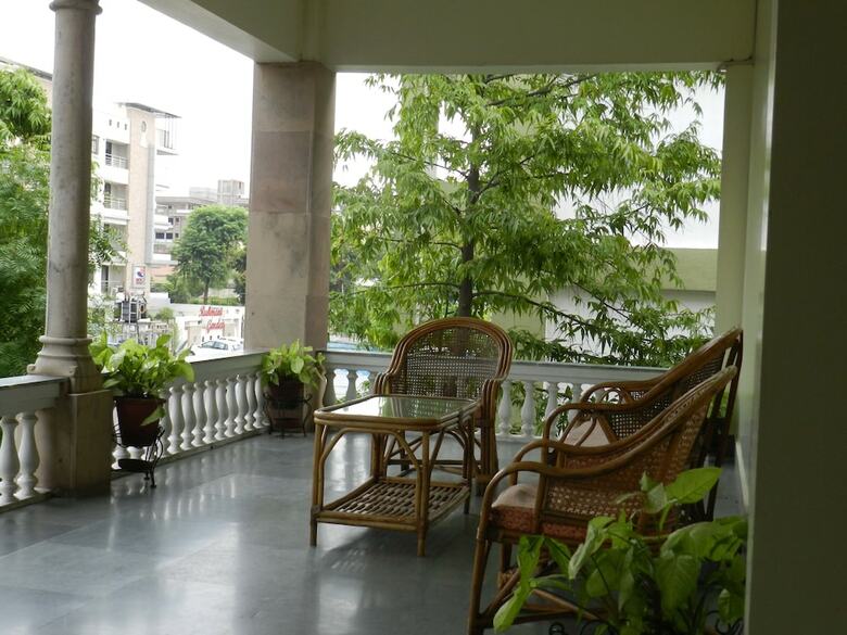 Hotel Tara Niwas