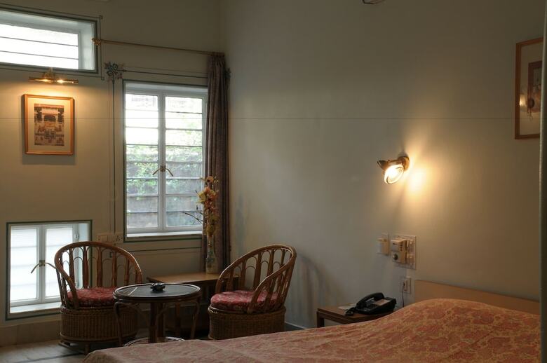 Hotel Tara Niwas