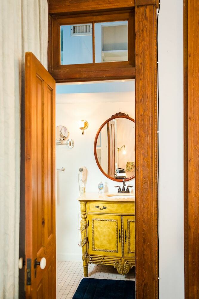 Bed & Breakfast Sweetwater Branch Inn