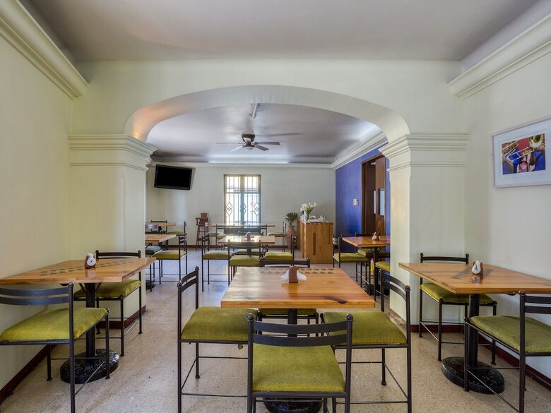 Hotel Capital O Parador Crespo