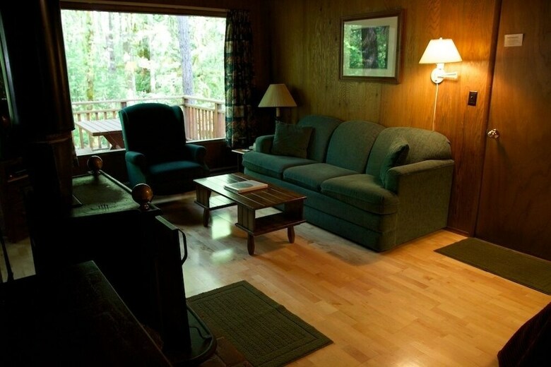 Cabana The Wayfarer Resort