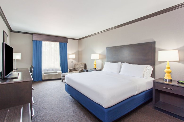 Holiday Inn Express Hotel & Suites Wharton