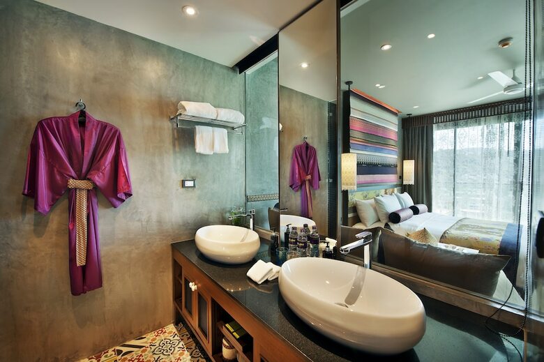 Hotel The Sea Galleri By Katathani