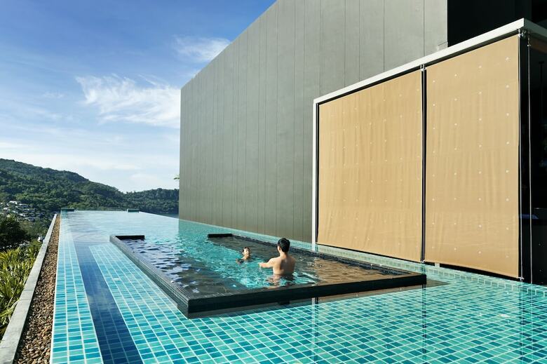 Hotel The Sea Galleri By Katathani