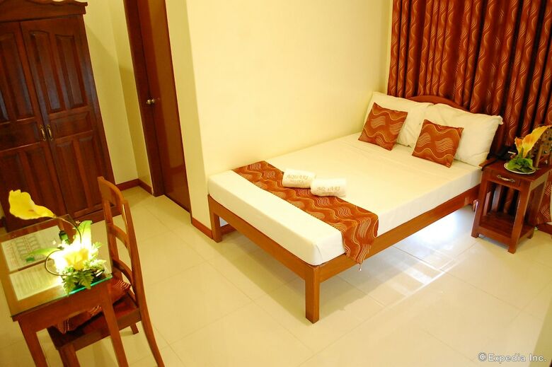 Hotel Aquari Travelers Suites