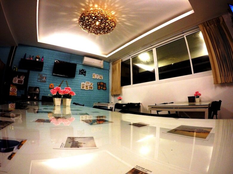 Hotel At We Patong Hostel