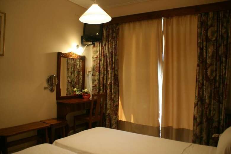 Batis Hotel