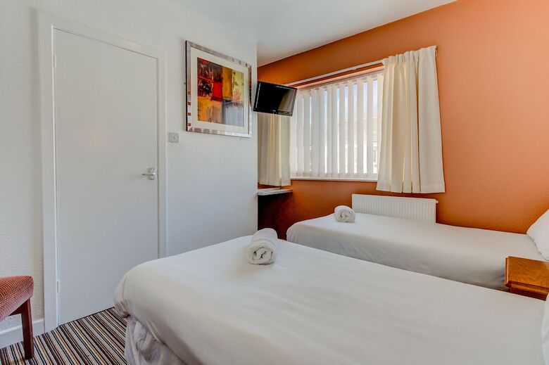 The New Sandringham Court Hotel