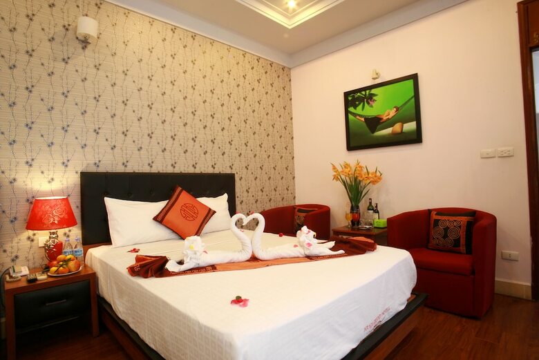 Urban Alley Hotel