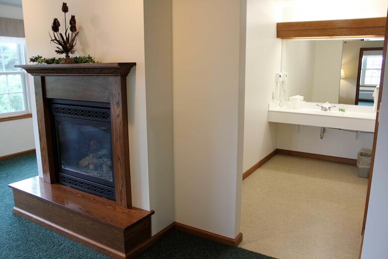 Hotel Farmstead Inn & Conference Center