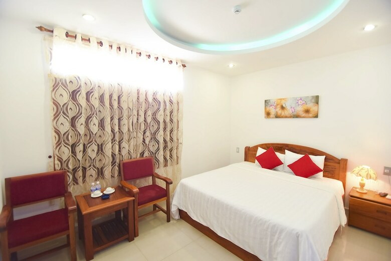 San San Hotel