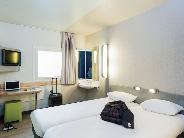 Hotel Ibis Budget Paris Porte De Montmartre