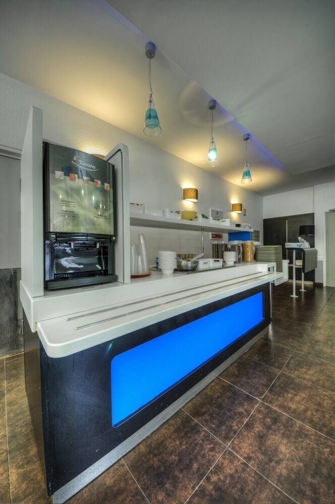 Hotel Ibis Budget Paris Porte De Montmartre