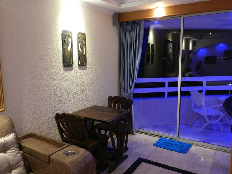 Alex Group Jomtien Plaza Condotel