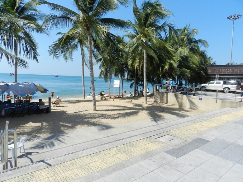 Alex Group Jomtien Plaza Condotel
