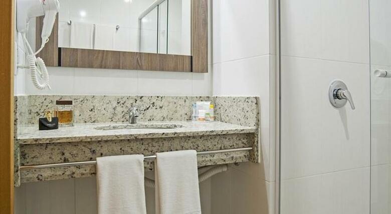 Hotel Slaviero Slim Curitiba Av. Das Torres