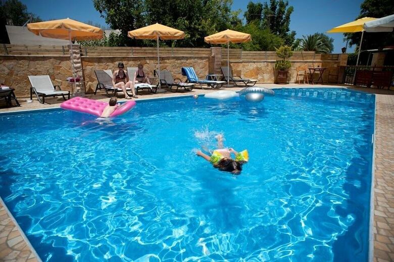 Aparthotel Nikolas Suites