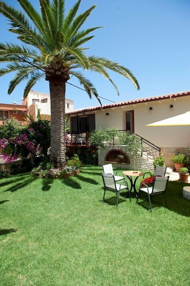 Aparthotel Nikolas Suites