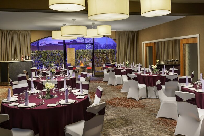 Hotel Holiday Inn Charlotte University Executive Park