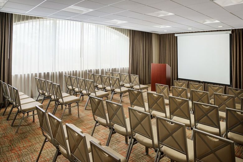 Hotel Holiday Inn Charlotte University Executive Park
