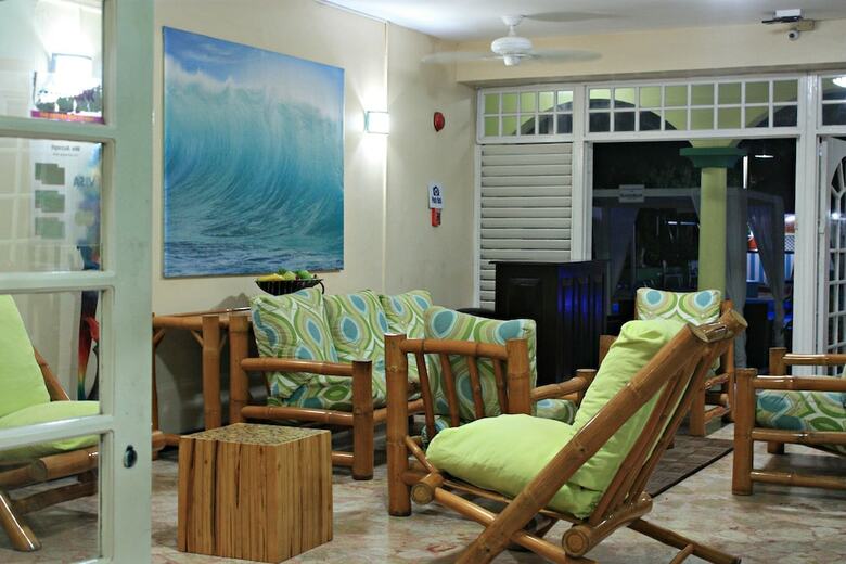 Private 2 Bedroom Condo A31 Sandcastle