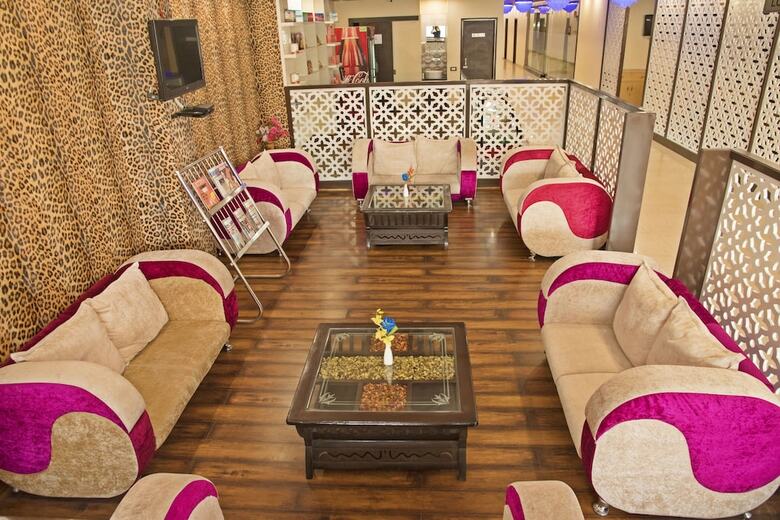 Hotel Genx Plaza Mughalsarai
