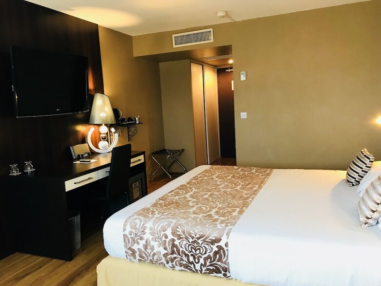 Hotel Grand H�tel De N�mes
