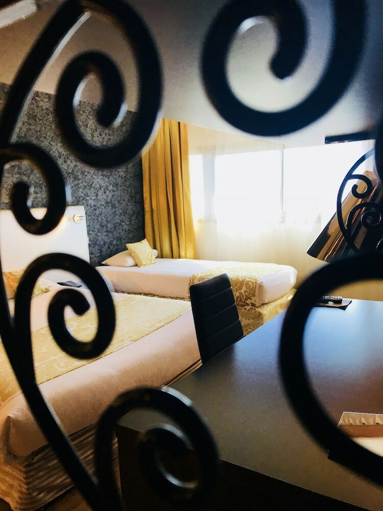 Hotel Grand H�tel De N�mes