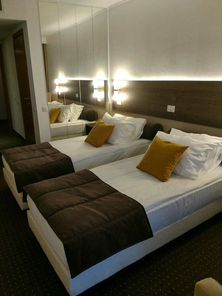 Top Countryline Zenith Hotel Conference And Spa