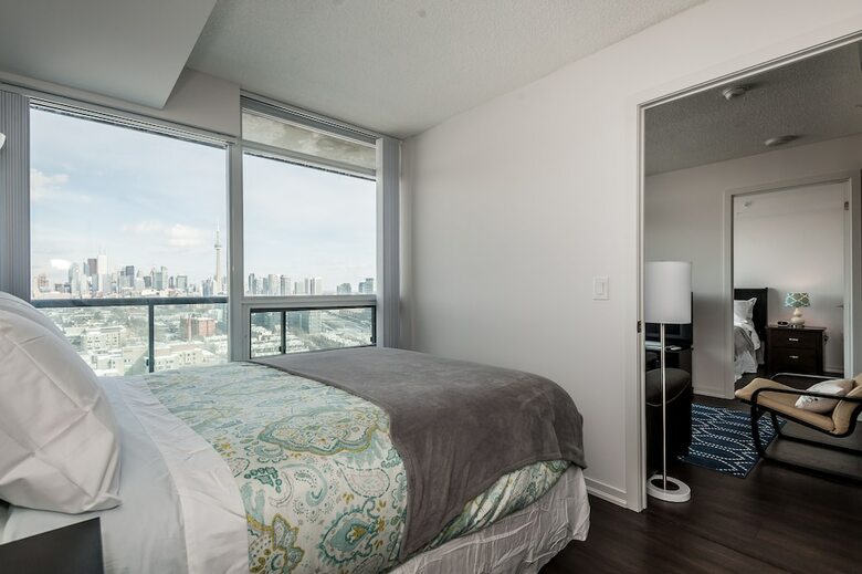 Life Suites Soho 2 Bed | 2 Bath Cn Tower View