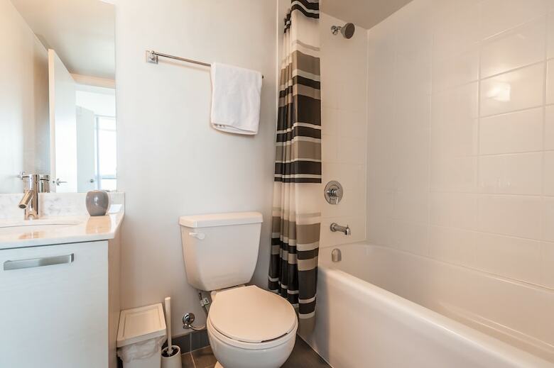 Life Suites Soho 2 Bed | 2 Bath Cn Tower View