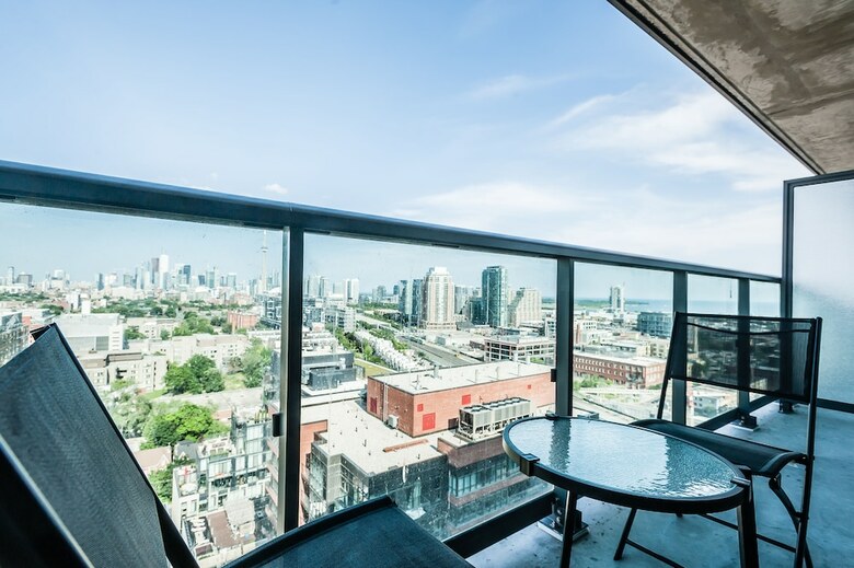 Life Suites Soho 2 Bed | 2 Bath Cn Tower View