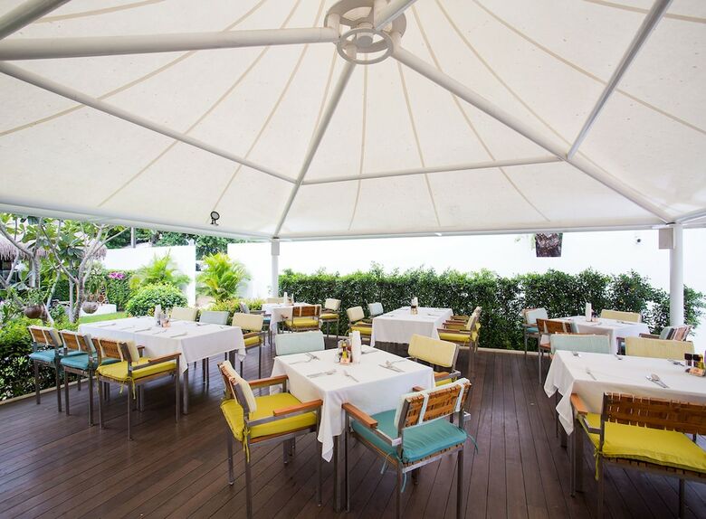 Hotel Sanae Beach Club
