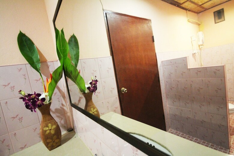 Hostal Lanta Sabai Hotel & Bungalows