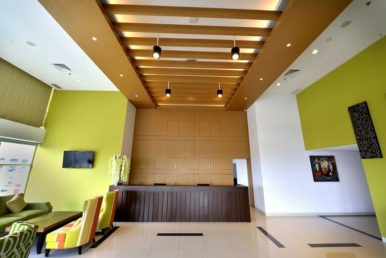Whiz Prime Hotel Megamas Manado