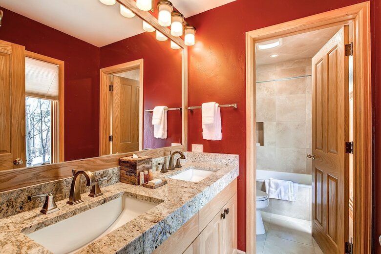 Highlands Westview By East West Hospitality