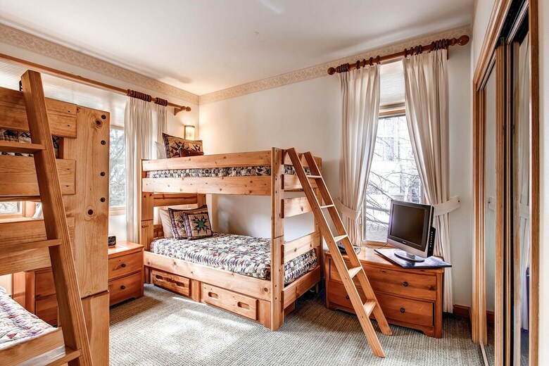 Highlands Westview By East West Hospitality