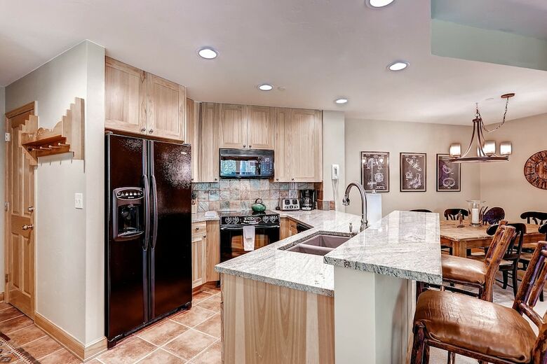 Highlands Westview By East West Hospitality