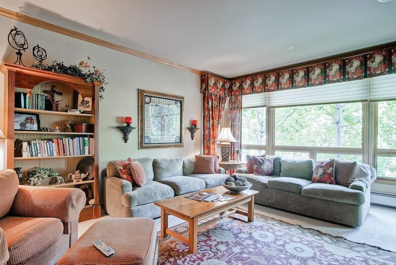 Highlands Westview By East West Hospitality