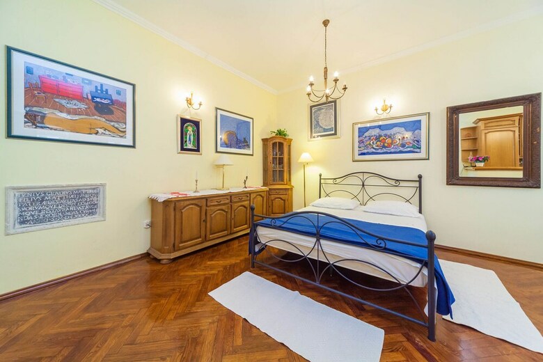 Old Town Apartments By Irundo