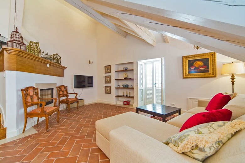 Old Town Apartments By Irundo