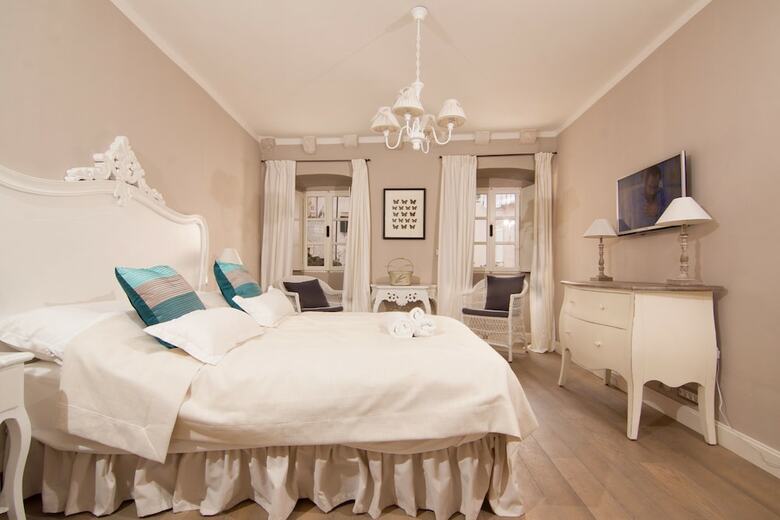 Old Town Apartments By Irundo