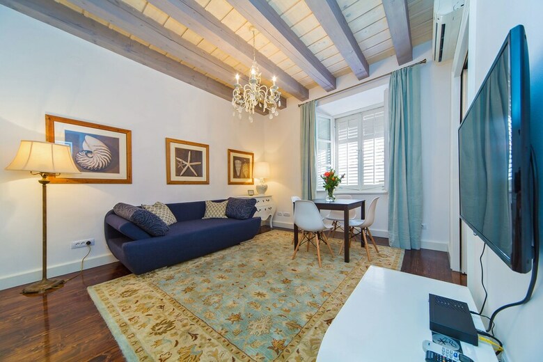 Old Town Apartments By Irundo