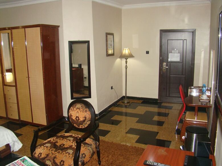 Hotel Charlies Place And Suite