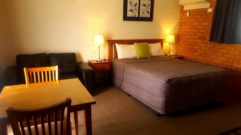 Centrepoint Motel