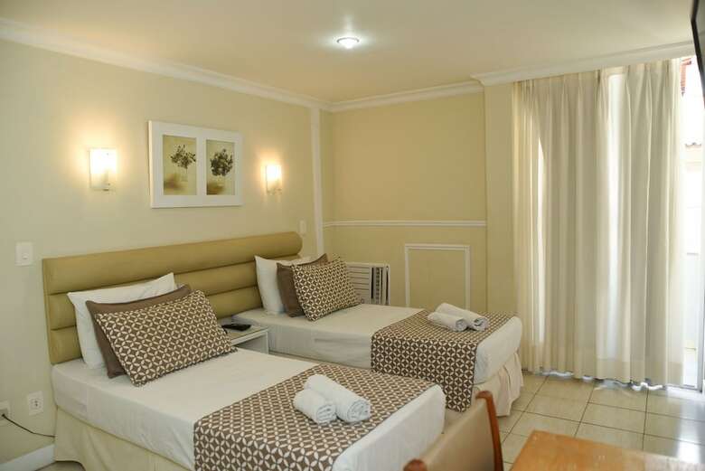 Hotel Village Icara�
