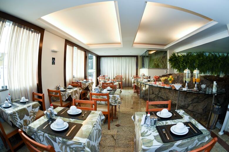 Hotel Village Icara�
