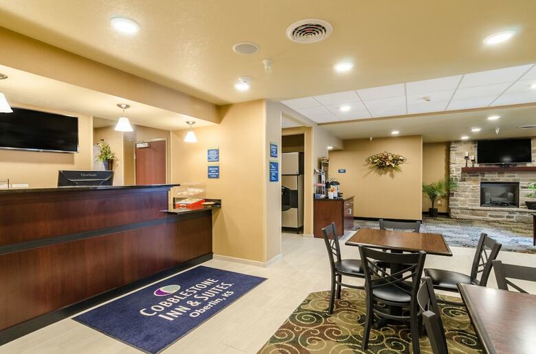 Hotel Cobblestone Inn & Suites - Oberlin