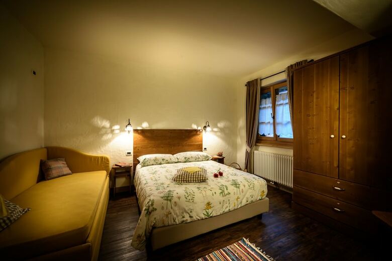 Hostal Ostello Del Castello Tirano
