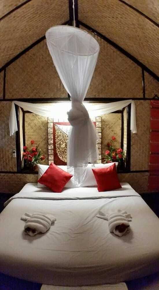 Hotel Eco Lanta Hideaway Beach Resort